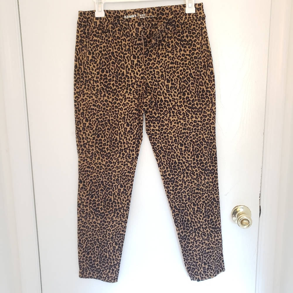 Leapord print / animal print pixie work pants.
